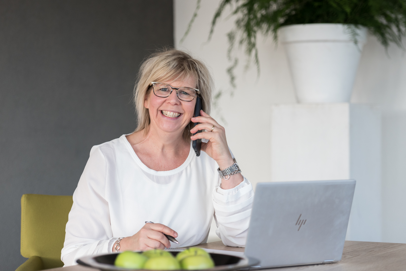 Karin aan het werk